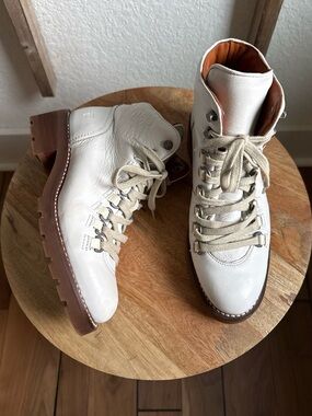 Frye Alta Hiker Boots in White - Women's sz: 7